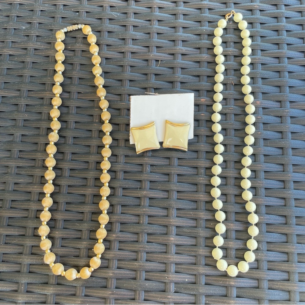 Set - Beaded Necklaces & Clip On Earrings